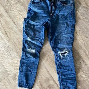 Distressed skinny jeans